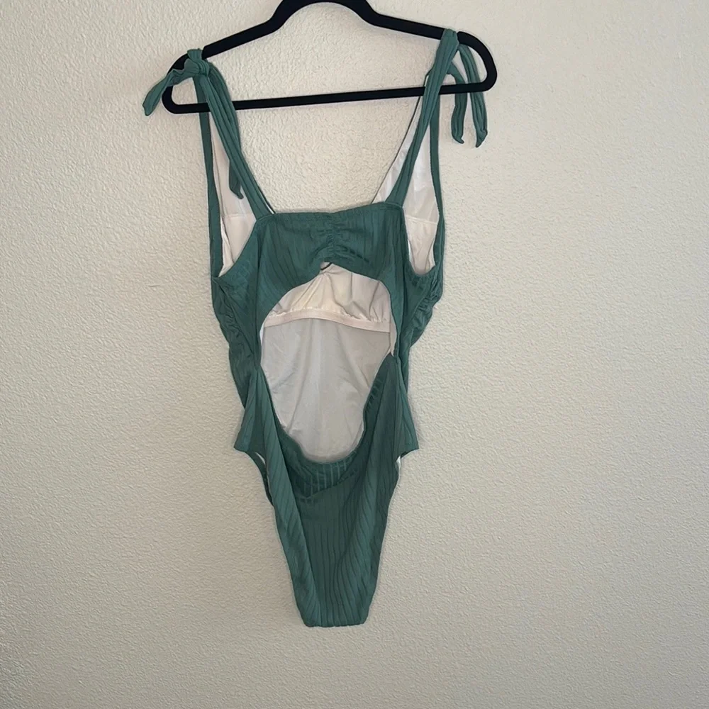 Jade Green Ribbed Swimsuit - one piece 👙 - Picture 2 of 2